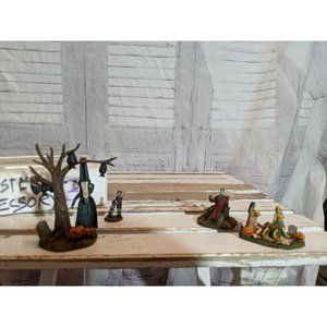 Hawthorne village graveyard picnic getting comfy t